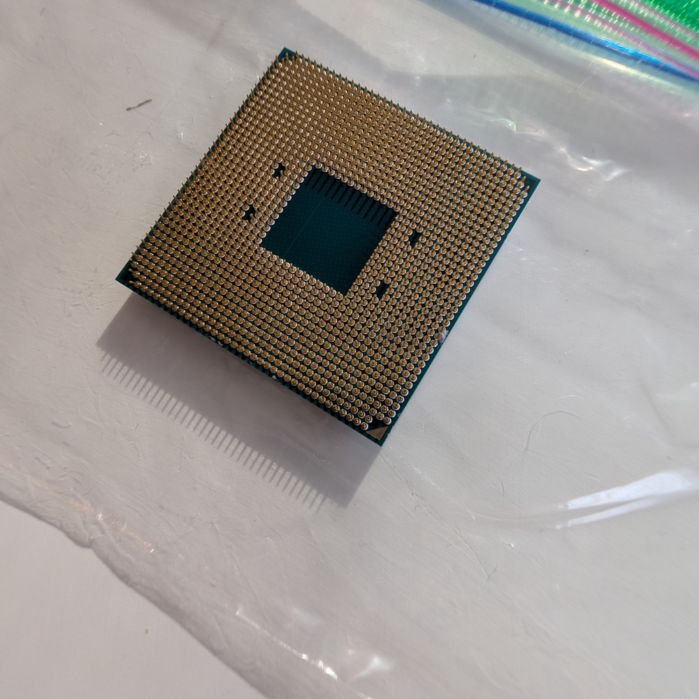 AMD Ryzen 9 3950X CPU - Picture 2 of 6